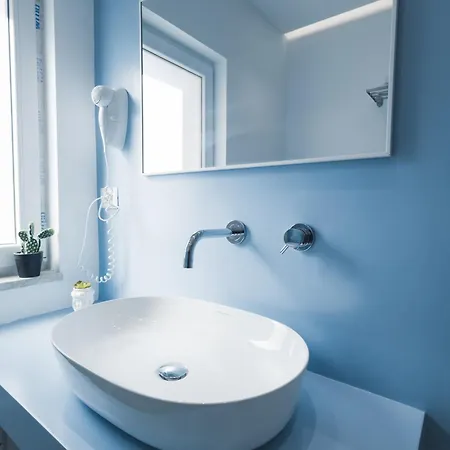 Giuliana Apartment