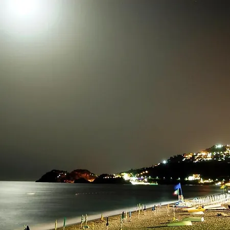 Апартаменты Giuliana Летоянни