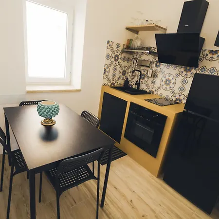 Апартаменты Giuliana Летоянни